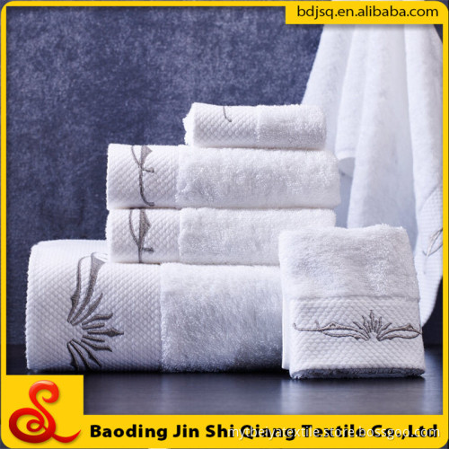 Customed Embroidery Logo White 100% Cotton Palais Royale Hotel Bath Towel Set